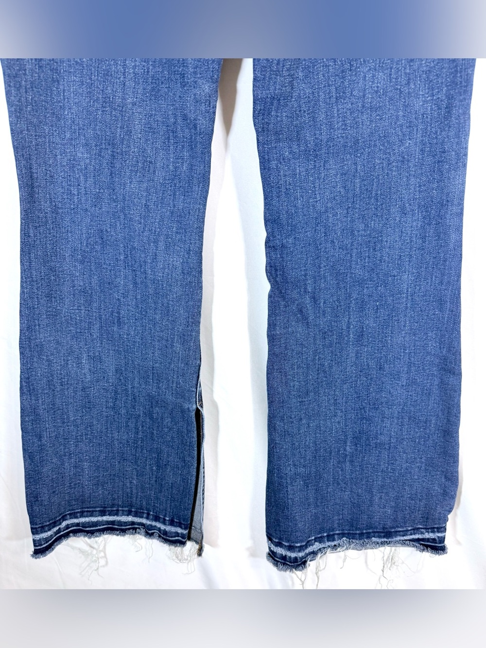 Vervet High Rise Flare Jeans With Side Slit Hems And Frayed Hem Size 32 - Picture 8 of 12
